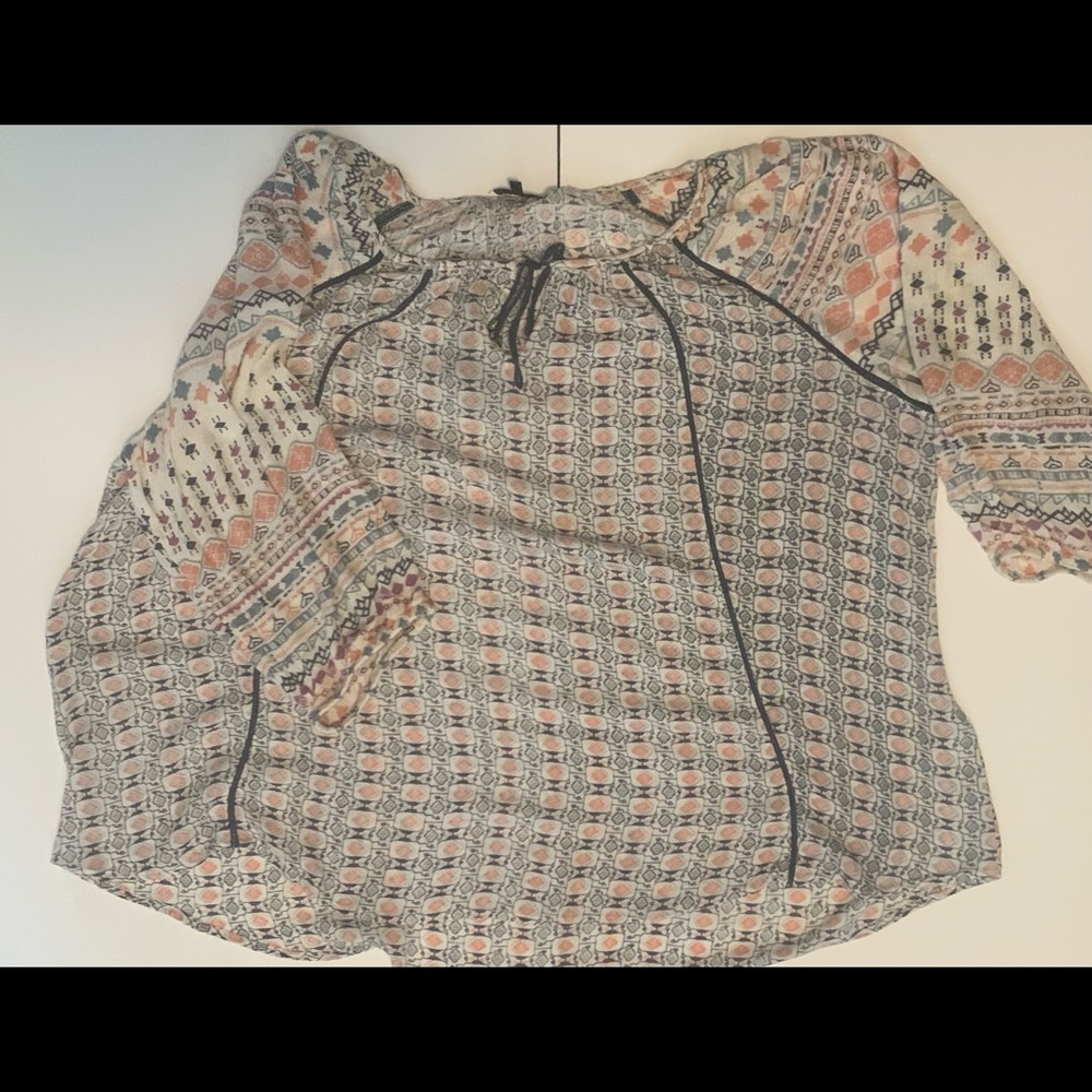 Nice and comfortable patterned blouse
